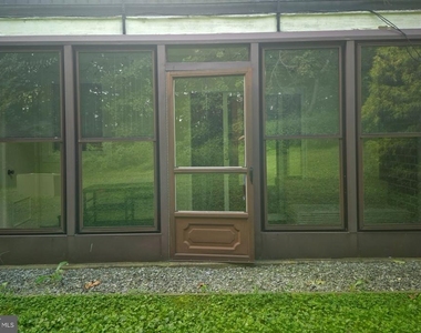 411 Stiles Avenue - Photo Thumbnail 10