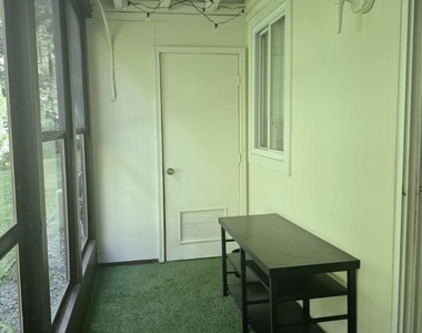 411 Stiles Avenue - Photo Thumbnail 9