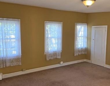 9 Walnut Street - Photo Thumbnail 12