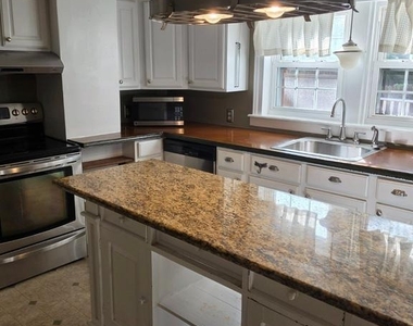9 Walnut Street - Photo Thumbnail 8