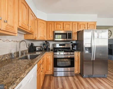 715 Lafayette Boulevard - Photo Thumbnail 7