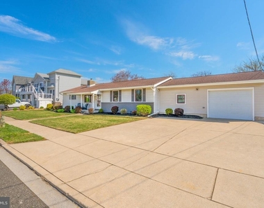 715 Lafayette Boulevard - Photo Thumbnail 1