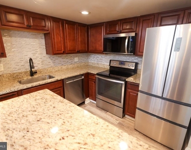 10107 Prince Place - Photo Thumbnail 3