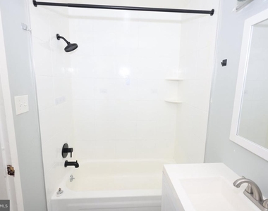 10107 Prince Place - Photo Thumbnail 11