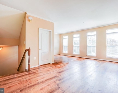 5408 Hartfield Avenue - Photo Thumbnail 2