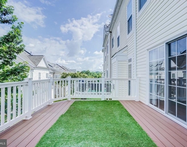 5408 Hartfield Avenue - Photo Thumbnail 15
