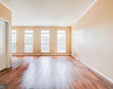 5408 Hartfield Avenue - Photo Thumbnail 3