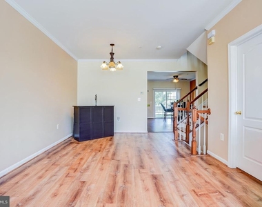 5408 Hartfield Avenue - Photo Thumbnail 7