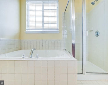 5408 Hartfield Avenue - Photo Thumbnail 21