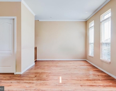 5408 Hartfield Avenue - Photo Thumbnail 4