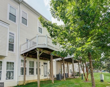 5408 Hartfield Avenue - Photo Thumbnail 28
