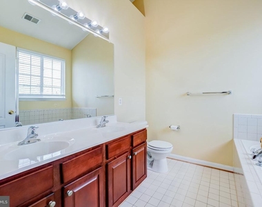 5408 Hartfield Avenue - Photo Thumbnail 20