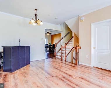 5408 Hartfield Avenue - Photo Thumbnail 8