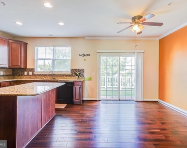 5408 Hartfield Avenue - Photo Thumbnail 12