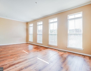 5408 Hartfield Avenue - Photo Thumbnail 5