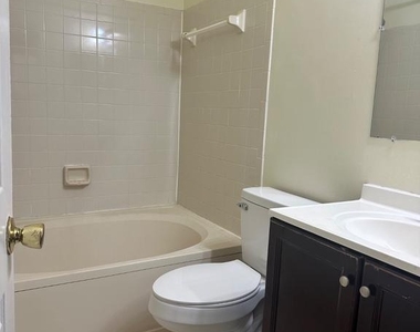 16424 Pleasant Hill Court - Photo Thumbnail 16
