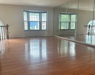 16424 Pleasant Hill Court - Photo Thumbnail 6