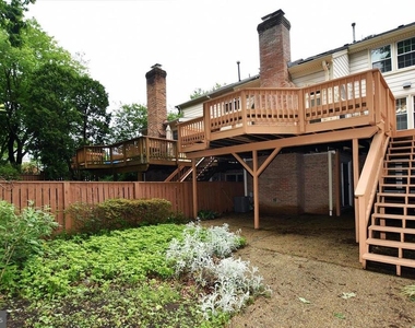 10121 Crestberry Place - Photo Thumbnail 2
