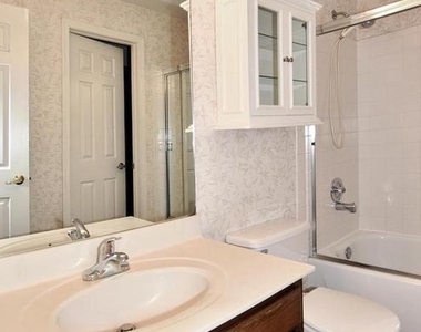10121 Crestberry Place - Photo Thumbnail 37