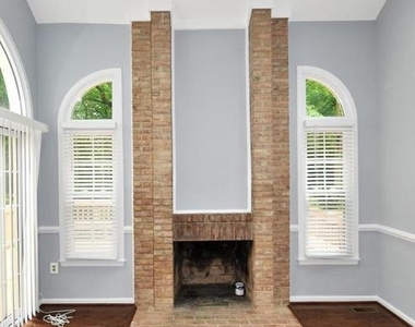 10121 Crestberry Place - Photo Thumbnail 21