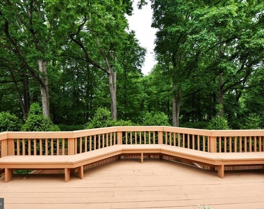 10121 Crestberry Place - Photo Thumbnail 5