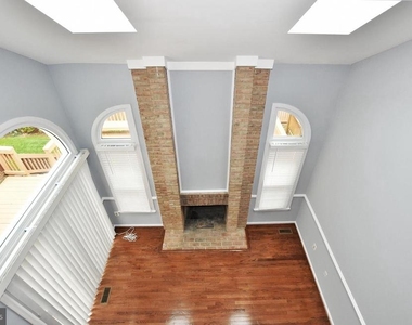 10121 Crestberry Place - Photo Thumbnail 28
