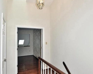 10121 Crestberry Place - Photo Thumbnail 35
