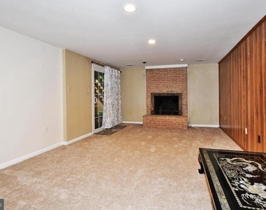 10121 Crestberry Place - Photo Thumbnail 32