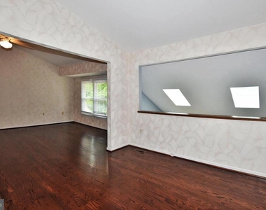 10121 Crestberry Place - Photo Thumbnail 27