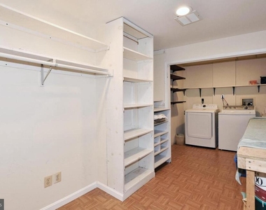 10121 Crestberry Place - Photo Thumbnail 38