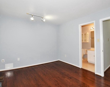 10121 Crestberry Place - Photo Thumbnail 31