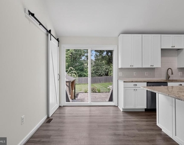 19510 Fisher Avenue - Photo Thumbnail 12