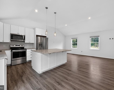 19510 Fisher Avenue - Photo Thumbnail 7
