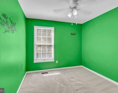9354 Sombersby Court - Photo Thumbnail 15