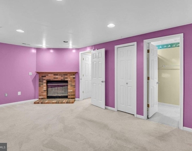 9354 Sombersby Court - Photo Thumbnail 20