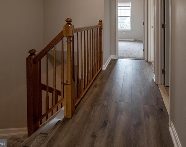 5620 Queen Anne Court - Photo Thumbnail 11
