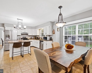 7014 Allington Manor Circle E - Photo Thumbnail 5
