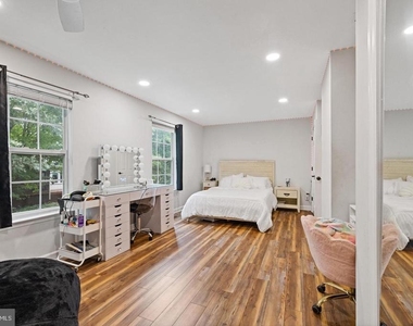 7014 Allington Manor Circle E - Photo Thumbnail 16