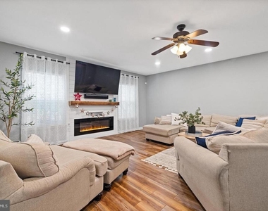 7014 Allington Manor Circle E - Photo Thumbnail 44