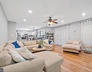 7014 Allington Manor Circle E - Photo Thumbnail 35