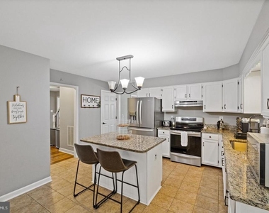 7014 Allington Manor Circle E - Photo Thumbnail 4