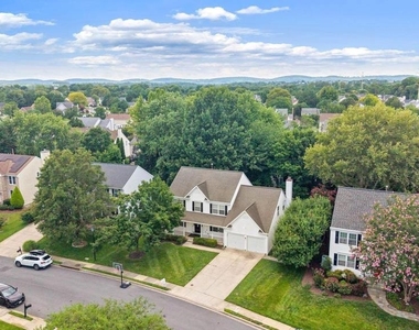 7014 Allington Manor Circle E - Photo Thumbnail 65