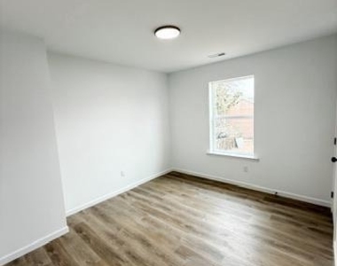 6 Maryland Ave - Photo Thumbnail 12