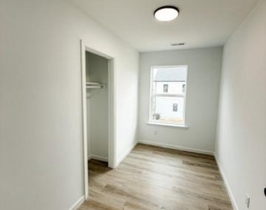 6 Maryland Ave - Photo Thumbnail 13