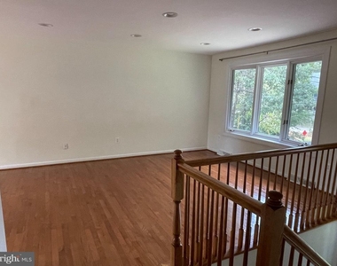 271 Crandell Road - Photo Thumbnail 2
