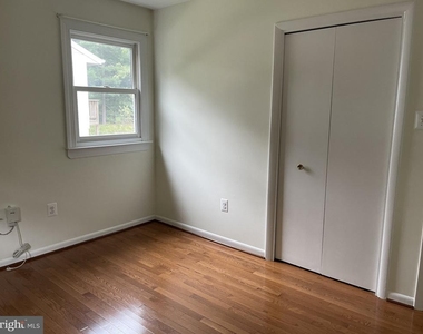 271 Crandell Road - Photo Thumbnail 9
