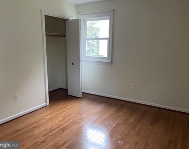 271 Crandell Road - Photo Thumbnail 7