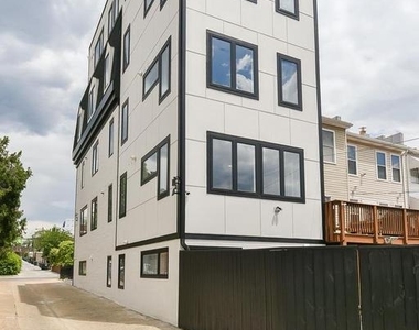 1915 H Street Ne - Photo Thumbnail 13