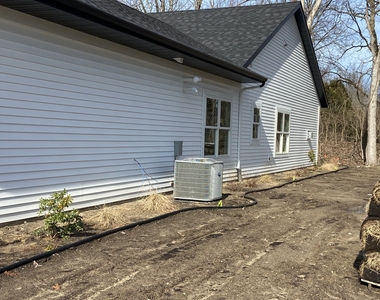 723 Violet Way - Photo Thumbnail 3