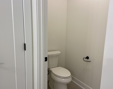 723 Violet Way - Photo Thumbnail 14